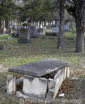 Open, above-ground grave in Austin, TX